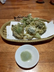 ふきのとうの天ぷらです。