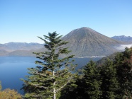 駐車場より中禅寺湖・男体山
