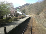間藤駅にて